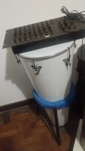 Vende se duas mesas,8 canais e 12 canais