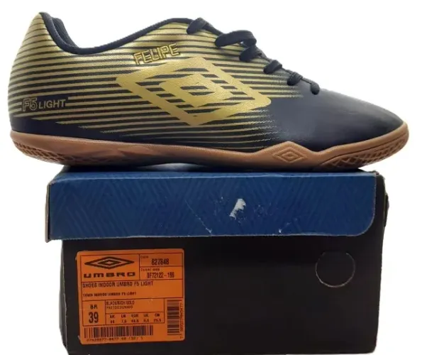  Oferta. Chuteira Umbro F5 Light Futsal 39 (bordado FELIPE) sem uso, na caixa c/ etiqueta