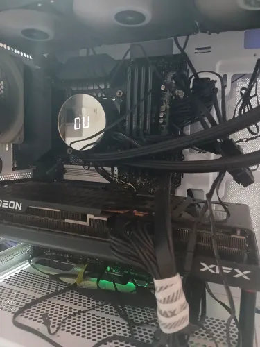 Pc gamer High-End | i9 10ª Gen | RX 7800 XT 16GB | 64GB RAM | 3TB SSD Samsung | WC c/ Tela