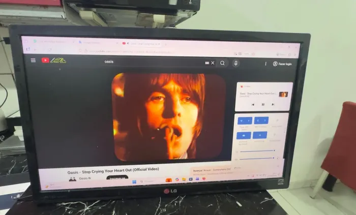 2 monitores LG 22``