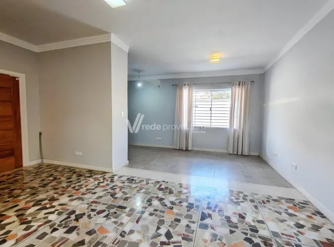 Casa com 4 quartos para locação no Taquaral