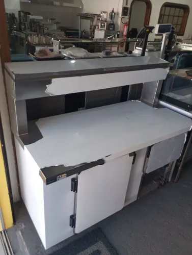 NZ. Balcão de serviço refrigerado com condimentador refrigerado inox 1,50m 