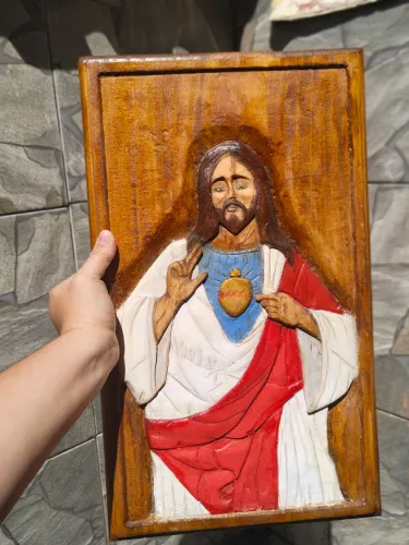 Quadro Sagrado Coração de Jesus Talhado em Madeira 50x30cm