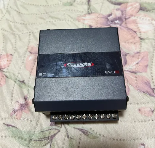 Vendo caixa de sapeco e módulo de 800 rms
