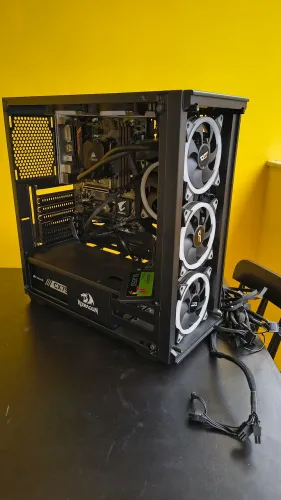 Gabinete + fans rgb e controladora c/ controle