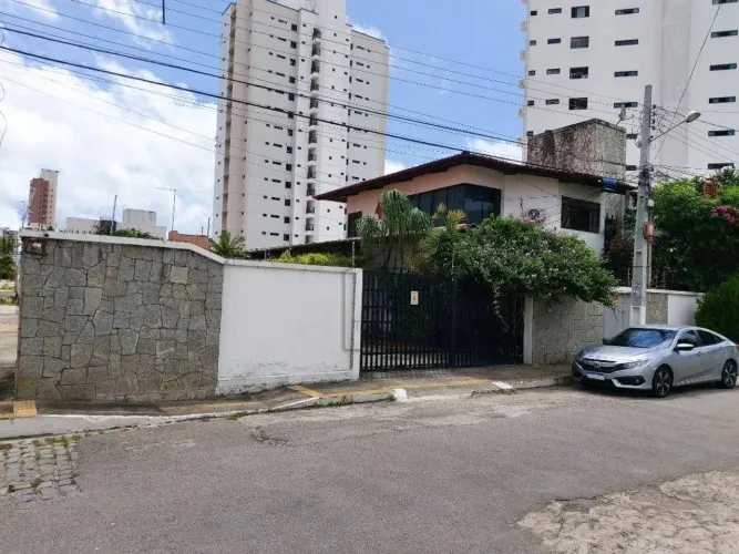 Casa à venda, 401 m² - Lagoa Nova - Natal/RN - CA0455