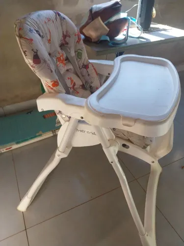 Cadeirinha de alimentação e Canguru
