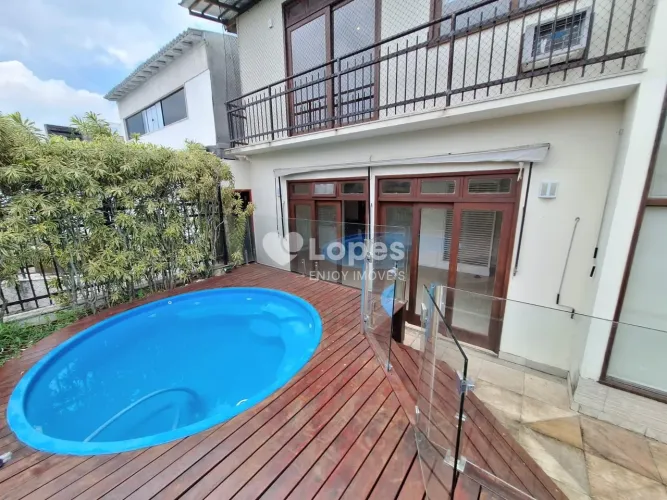 Lopes Enjoy Imóveis Vende Cobertura com 5 quartos, sendo 3 suítes, e 395m2 na Barra da Tij