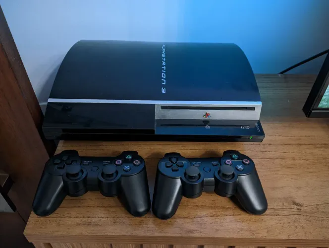 Playstation 3 FAT + 2 Controles