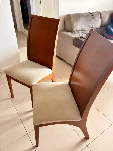 Jogo de 6 cadeiras (madeira maciça) com acento bege em linho