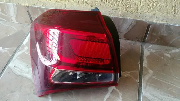 Lanterna traseira esquerda Chevrolet Cobalt