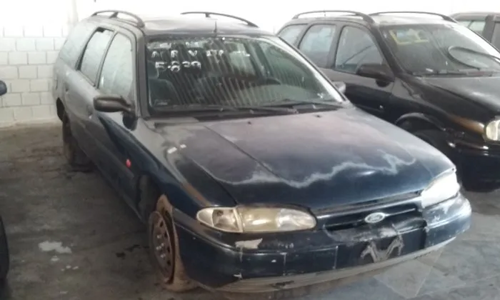 Sucata de Ford Mondeo Glx Perua 1995 - Somente para retirada de peças