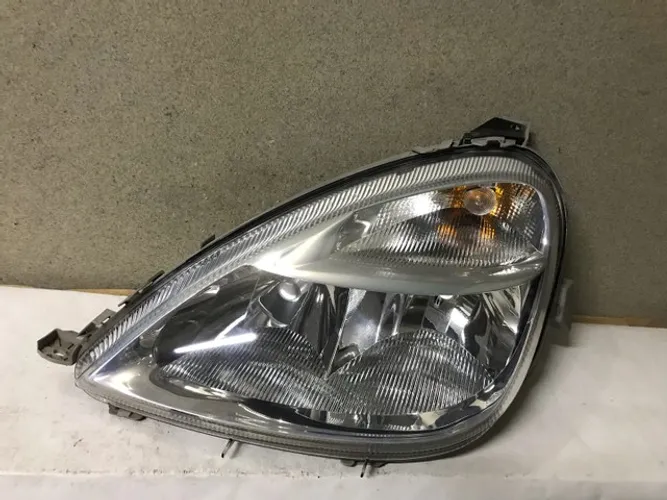 Farol Mercedes Classe A