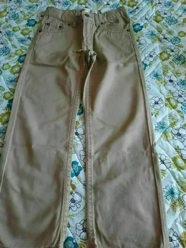 Calça Levis. Tam.6. 40,00 seminova