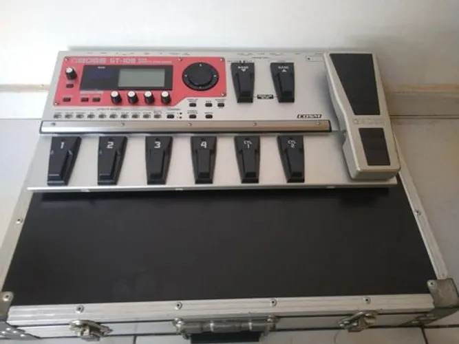 Boss GT-10B (Sem Case)