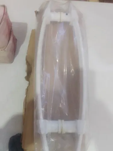 Par de puxadores de porta em PVC branco