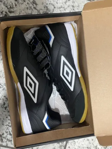 Chuteira umbro specialli tamanho 41