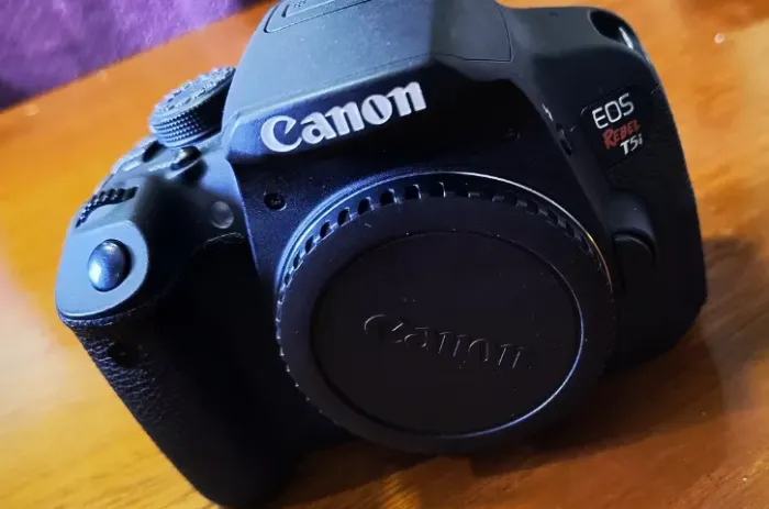 Câmera Canon T5i Top de Linha " estudo troca por iphone "