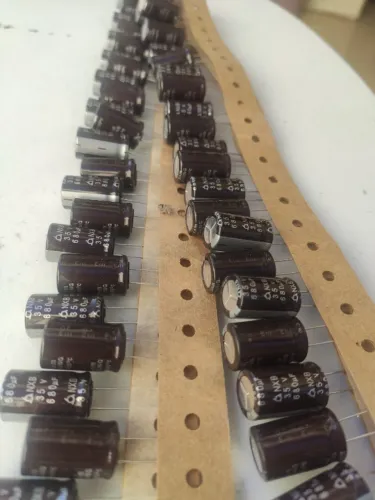 CAPACITOR ELETROLÍTICO