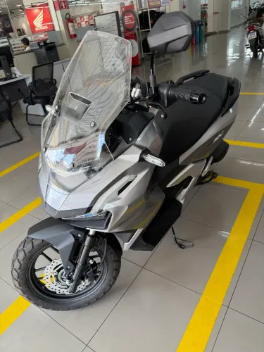 Vendo ADV 160 2025/2025 impecável 