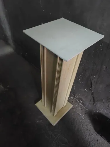 Pilastra em madeira Ótimo estado 