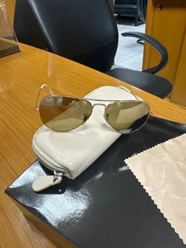 Óculos de Sol Original Ray-Ban - Clássico e Elegante