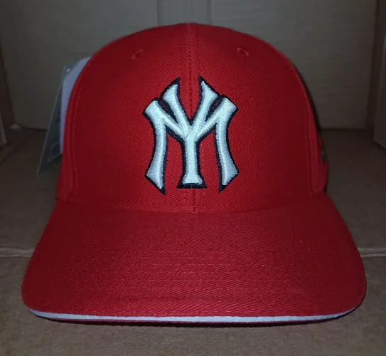 Boné May York Vermelho