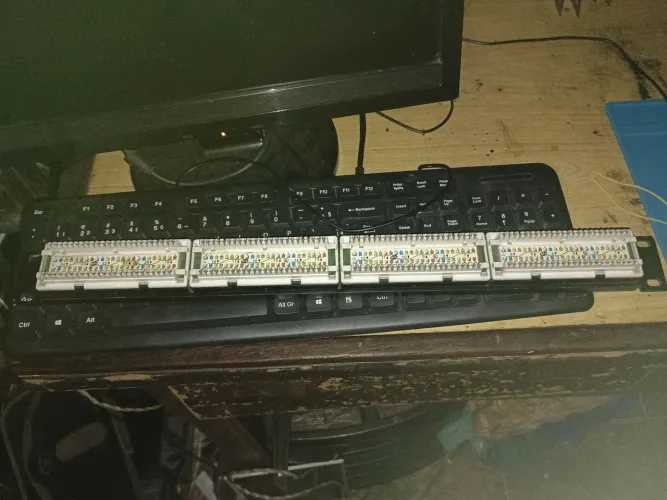Path panel cat 5. RJ 45" 24 portas . Ghs metal