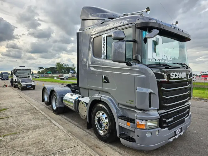 Scania R440 6x2 Ano 2013 Automático RETARDER ar condicionado interna nova 