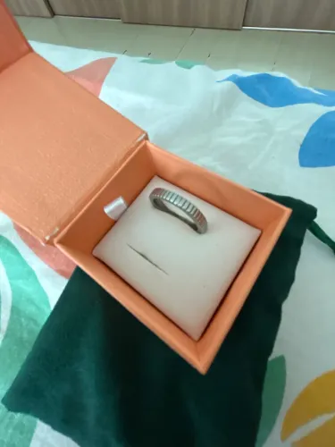 Vendo aliança da vivara life, tamanho acho 20 ou 21.