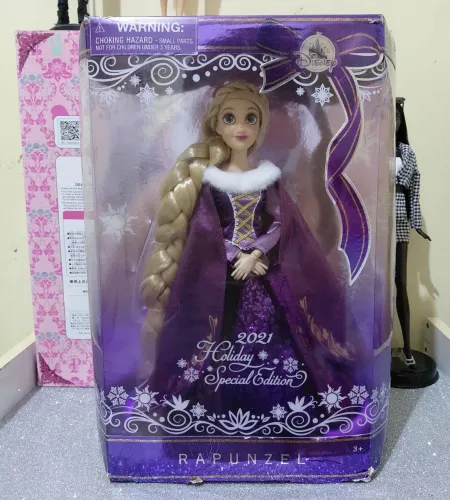 Boneca Disney Store Rapunzel Holiday 2021 Especial Edition LACRADA