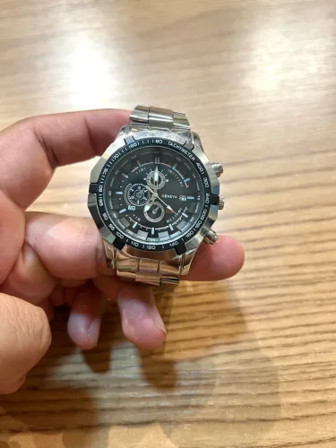 Relógio Masculino Geneva Prata com Mostrador Preto e Calendário