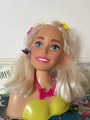Barbie busto para pentear e maquiar