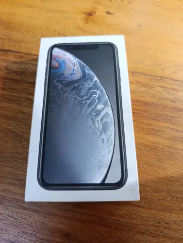 CAIXA ORIGINAL IPHONE XR. ACOMPANHA MANUAL E ADESIVO APPLE. VENDENDO APENAS A CAIXA!