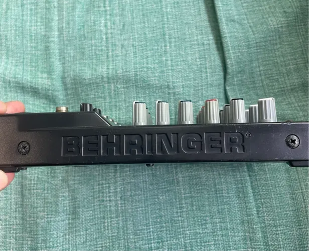 Mesa de Som Behringer Xenyx 802