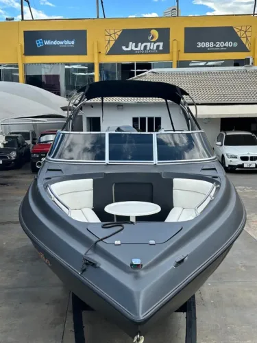 Lancha HD 7.9 26 pés, Motor Mariner 225 hp Muito Nova, parcela em 18x no cartao.