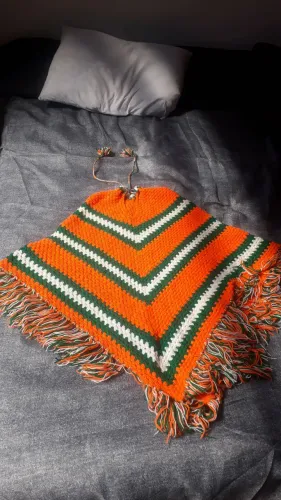 Poncho Crochê Laranja, Verde e Branco