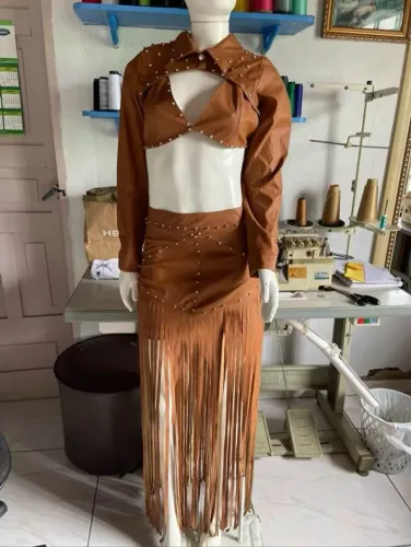 Vende-se roupa country