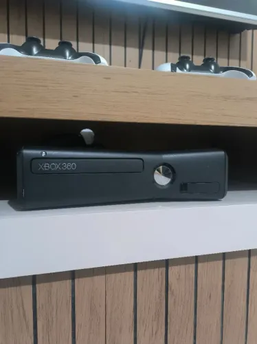 Xbox 360 Slim - Funcionando Completamente
