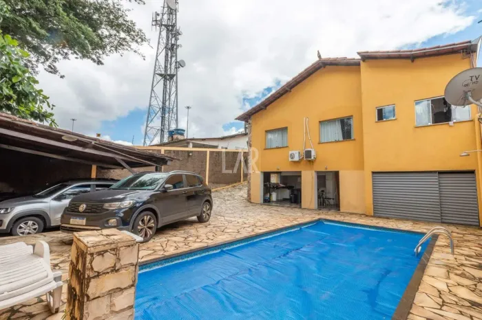 Casa à venda, 4 quartos, 2 suítes, 10 vagas, João Pinheiro - Belo Horizonte/MG