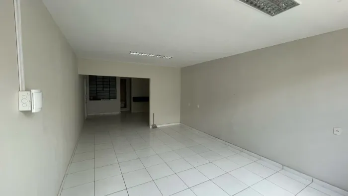 SALAS COMERCIAL COM BANHEIRO - RUA GRANDE
