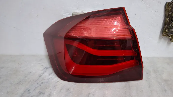 Lanterna bmw 320  série 3 2016/2018 original 