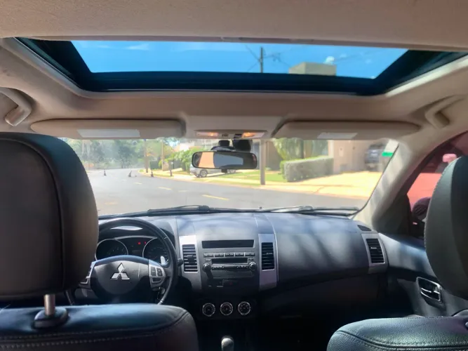 Mitsubishi Outlander 2.0 16V 160cv Aut. 2013