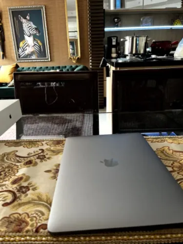APPLE Mac book air chip m1