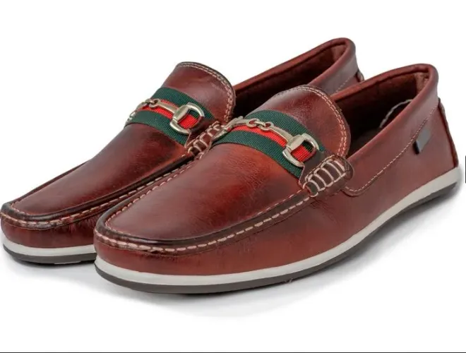 Sapatos Masculinos - Couro Marrom com Detalhes Vermelhos