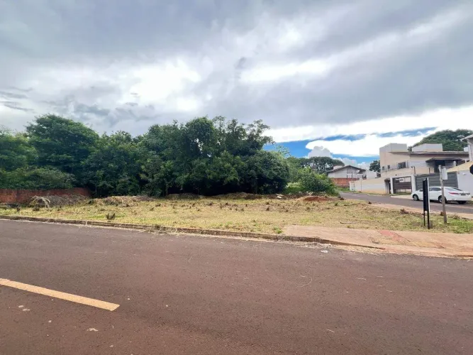 Excelente Terreno de Esquina na Avenida Bom Pastor!