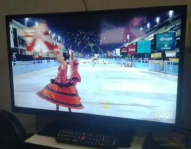 TV LED Philco 32'' Smart R$:650.00