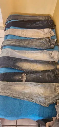 Vende -se calças jeans feminino.  Tamanho 42