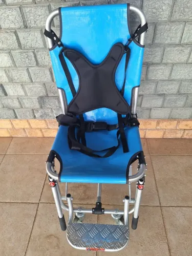 Cadeira Dobrável Com Rodas Para Resgate com Cintos