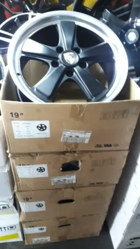 jogo de rodas porsche 19x8,5 et55 19x11 et50 preta semibrilho borda diamantada